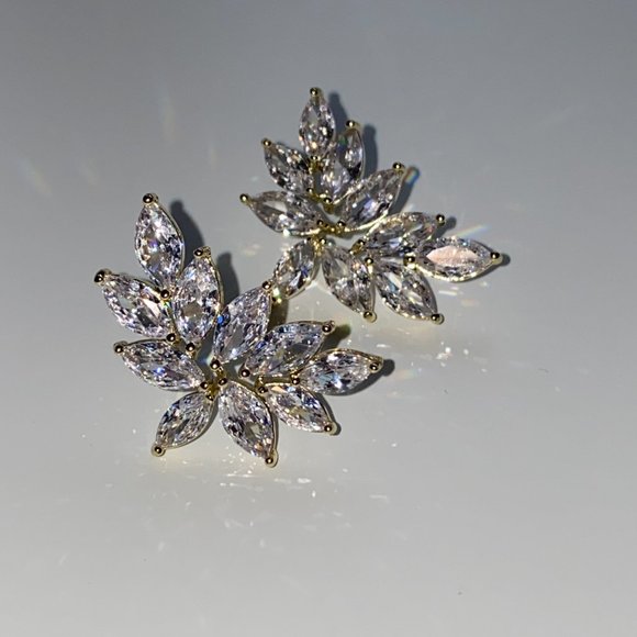 Marquise Cut Cubic Zirconia Stones in Leaf Pattern - Picture 4 of 7